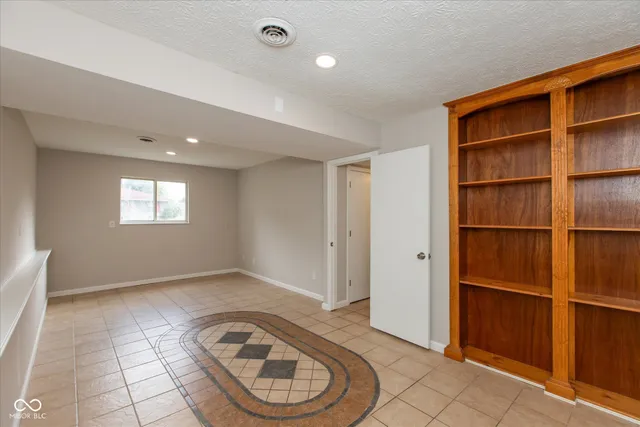 $235,000 | 4448 Aristocrat Circle, Indianapolis, IN 46235