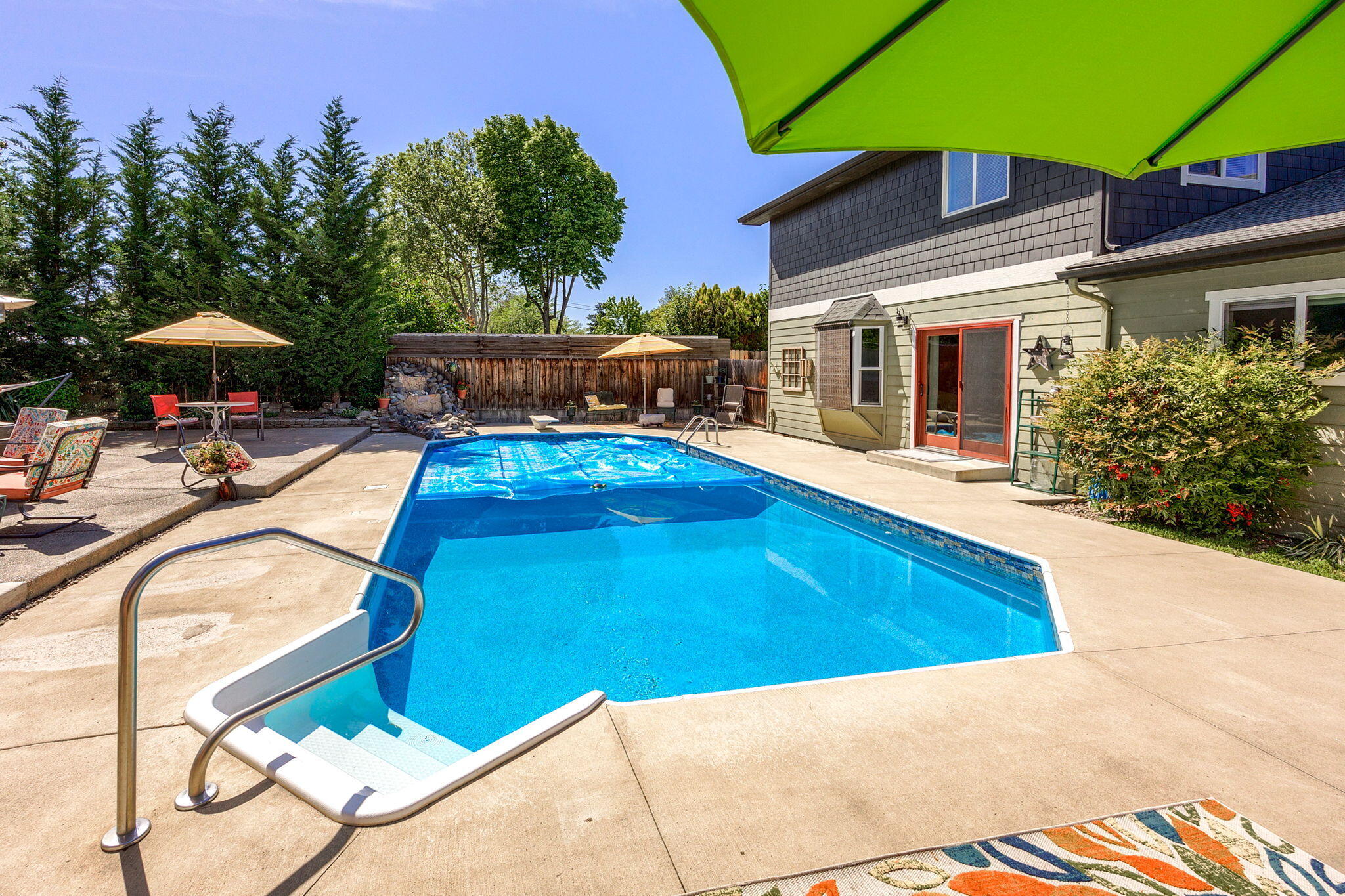 100 Princess Way Central Point, OR 97502 - Photo 53 of 68 Pool view