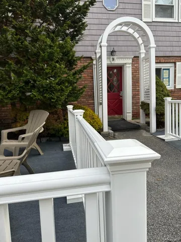 $3,675 | 76 Bayview Avenue, Unit A, Northport, NY 11768