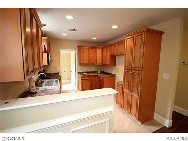 2326 Maplewood Road Henrico, VA 23228 - Photo 4 of 18 Kitchen