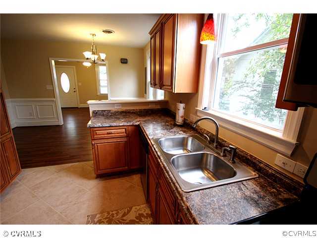 2326 Maplewood Road Henrico, VA 23228 - Photo 8 of 18 Kitchen
