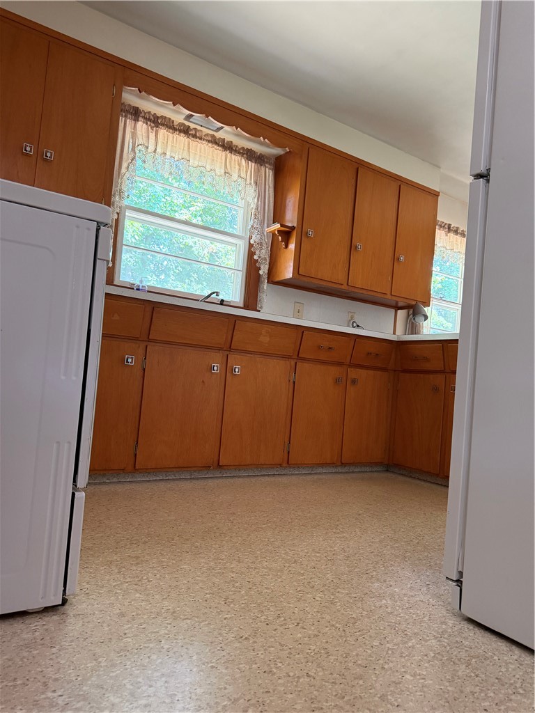 101 Iroquois Road Cumberland, RI 02864 - Photo 9 of 33