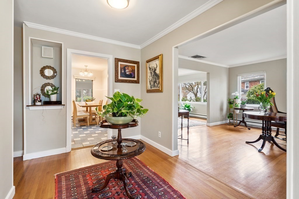 145 Paulson Road Newton, MA 02468 - Photo 3 of 25