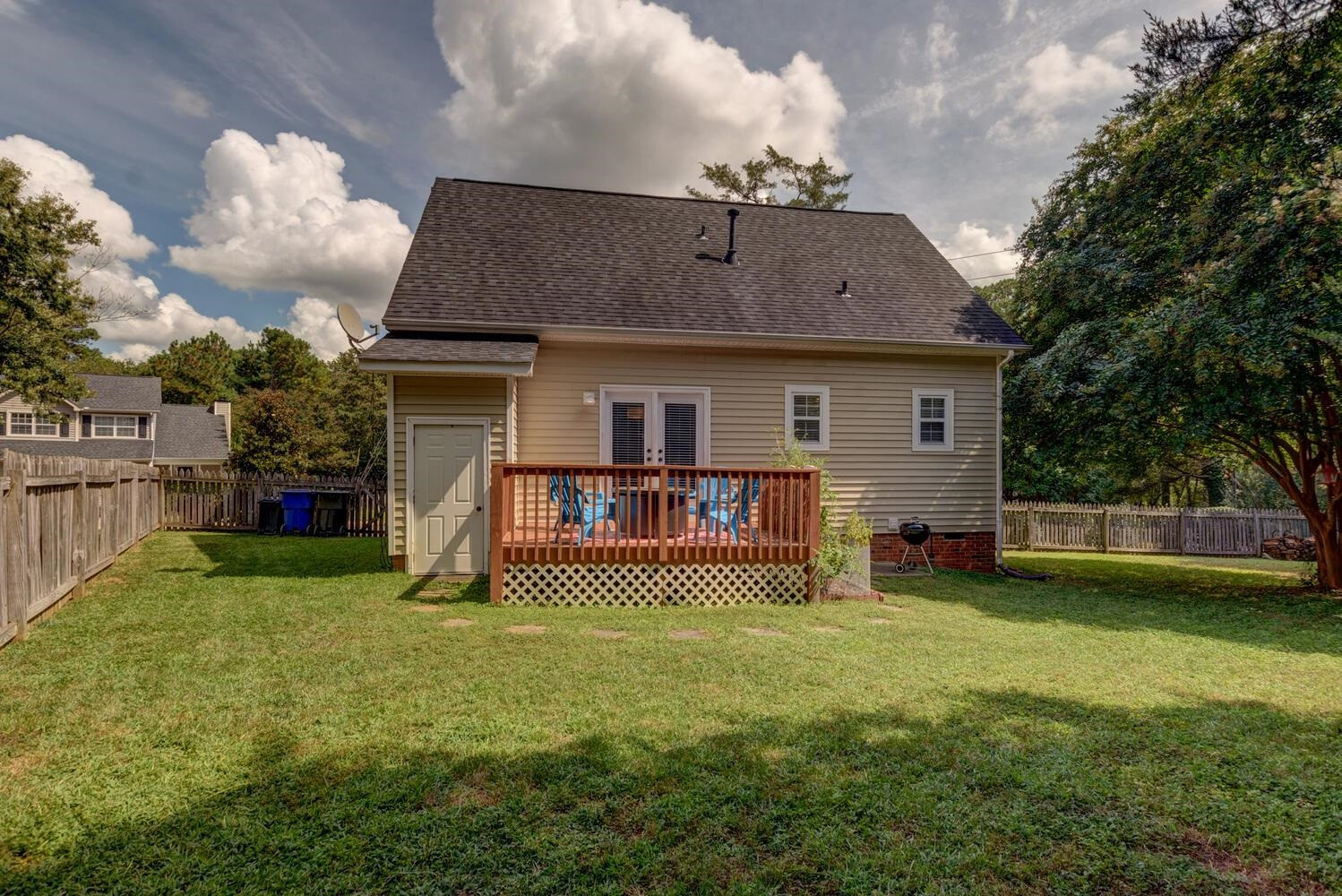 1224 Stoneferry Lane Raleigh, NC 27606 - Photo 18 of 26 Exterior Back