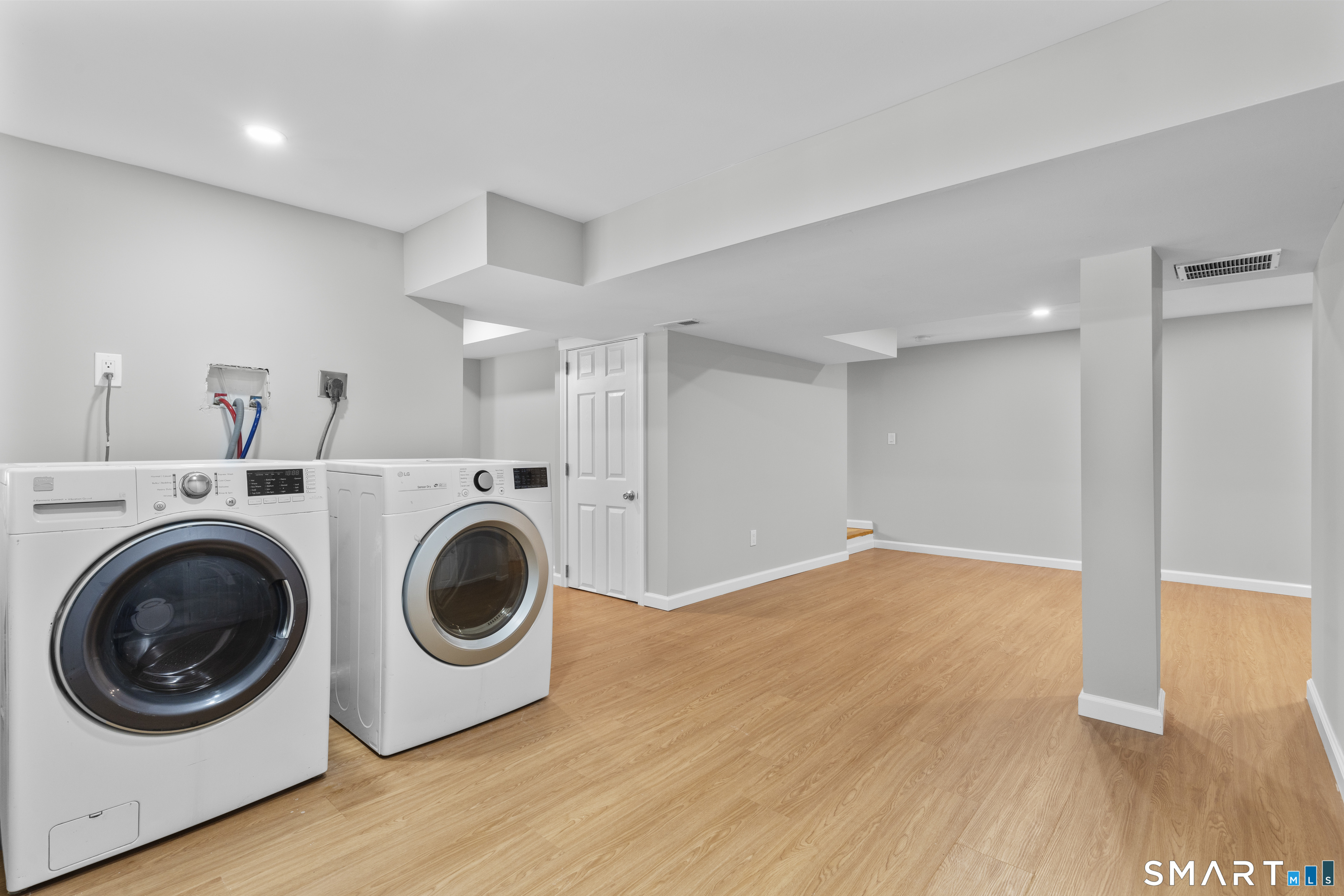 755 Old Town Road Bridgeport, CT 06606 - Photo 33 of 35