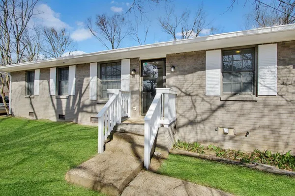 $2,300 | 238 Townes Drive, Nashville, TN 37211