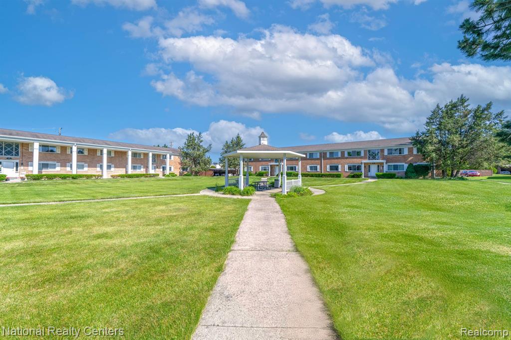 801 West Long Lake Road, Unit G1 Bloomfield Hills, MI 48302 - Photo 20 of 28