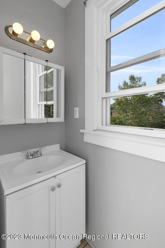 30-32 Chestnut Street Red Bank, NJ 07701 - Photo 33 of 40 30 Chestnut St Red Bank NJ-large-017-012