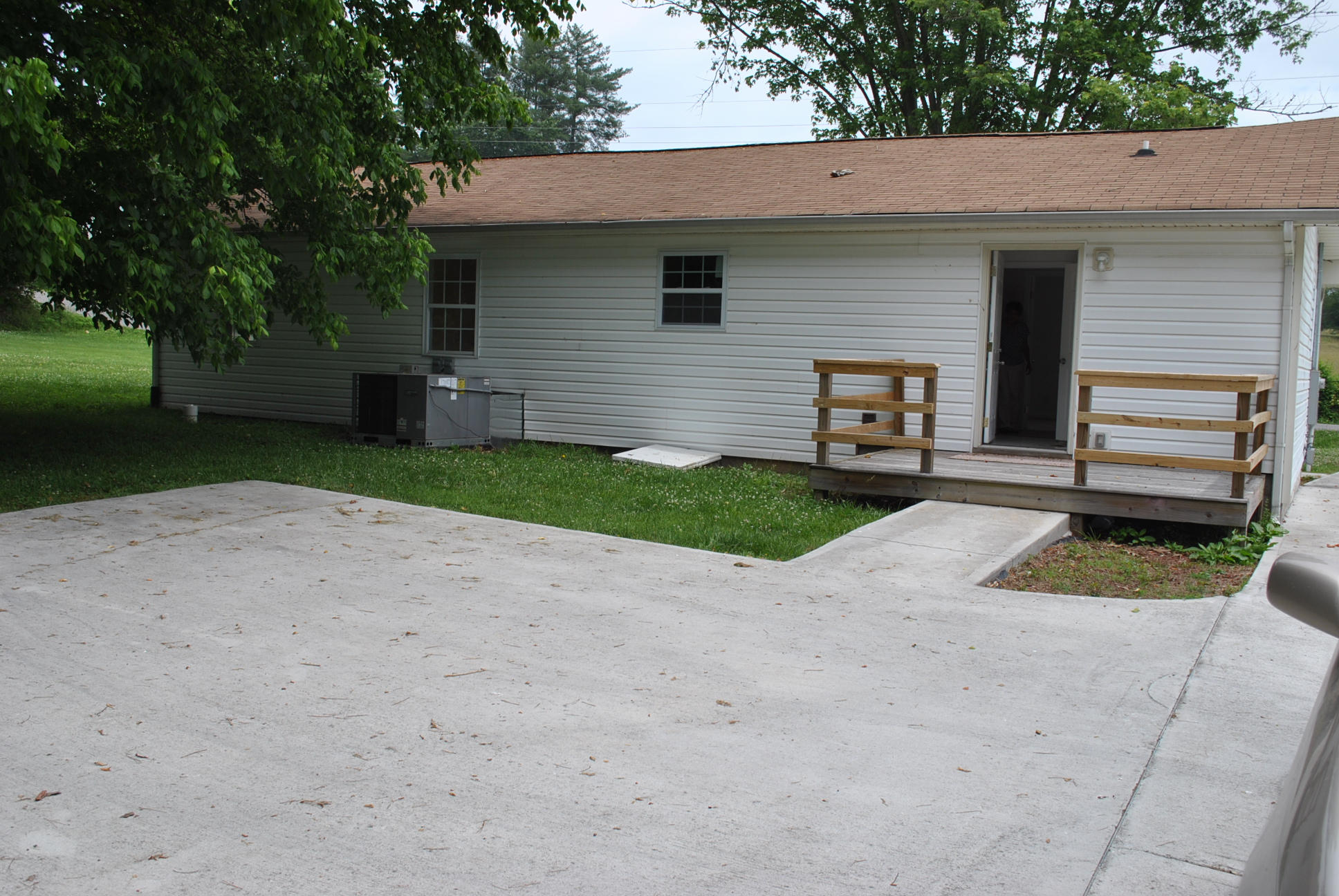 122 South Dogwood Road Powell, TN 37849 - Photo 8 of 8 DSC_0045