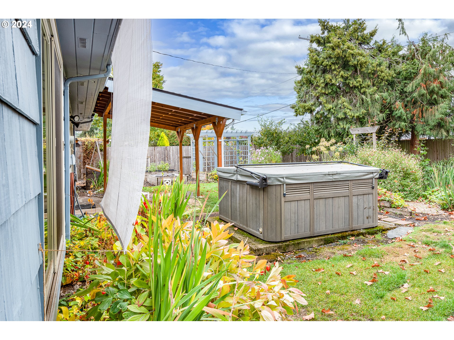 1039 Nancy Avenue Springfield, OR 97477 - Photo 30 of 40 a view of a swimming pool outdoor seating area