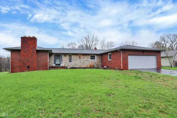 $325,000 | 1609 Greenacres Drive, Kokomo, IN 46901
