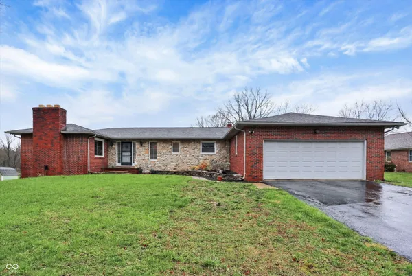 $325,000 | 1609 Greenacres Drive, Kokomo, IN 46901