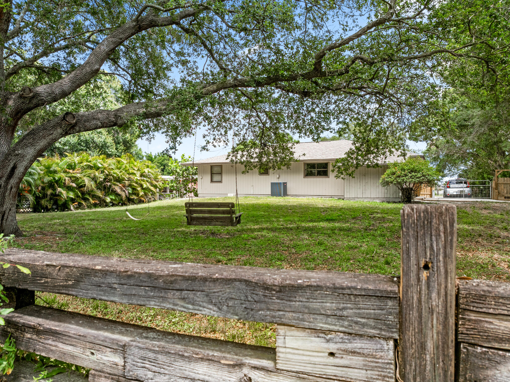 1401 South Jenkins Road Fort Pierce, FL 34947 - Photo 21 of 25 Exterior rear