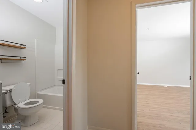 $2,000 | 7907 Badenloch Way, Unit 202, Gaithersburg, MD 20879