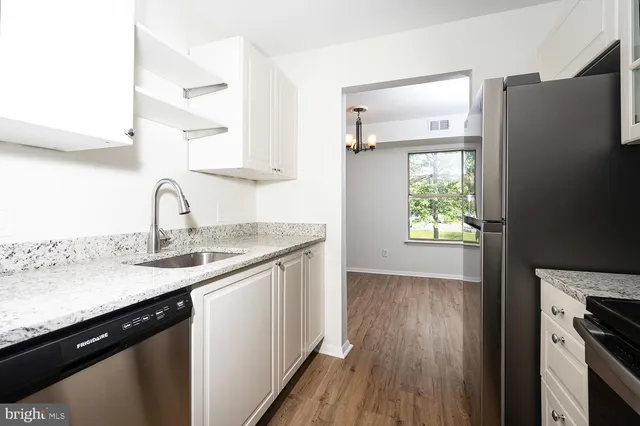 $2,000 | 7907 Badenloch Way, Unit 202, Gaithersburg, MD 20879