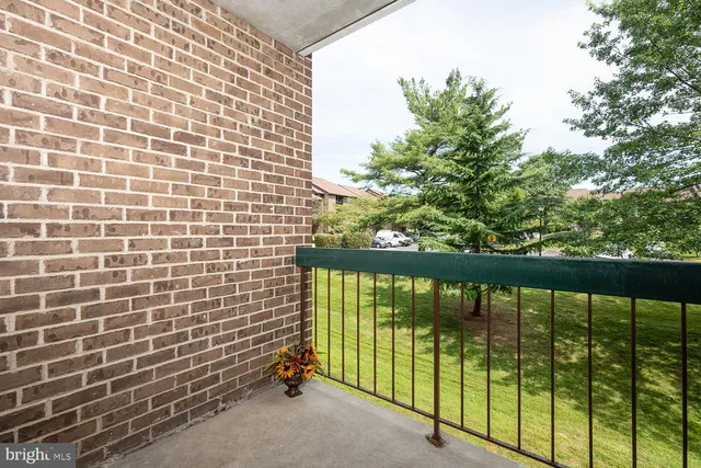 $2,000 | 7907 Badenloch Way, Unit 202, Gaithersburg, MD 20879