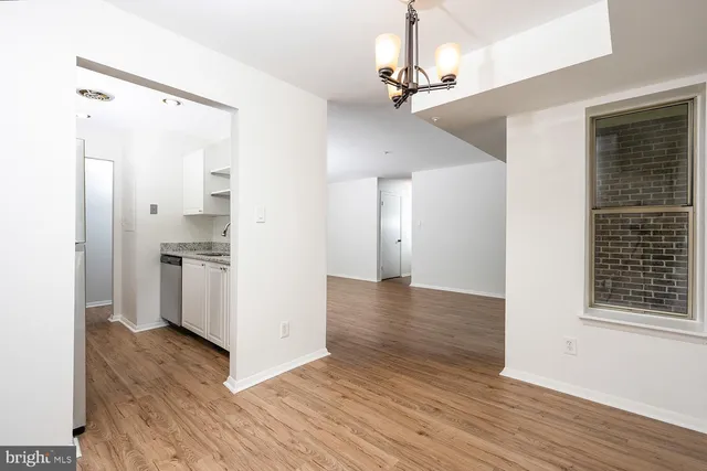 $2,000 | 7907 Badenloch Way, Unit 202, Gaithersburg, MD 20879