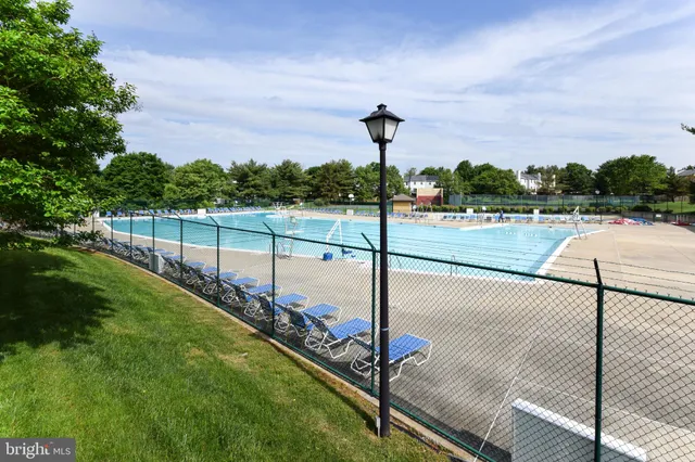 $2,000 | 7907 Badenloch Way, Unit 202, Gaithersburg, MD 20879