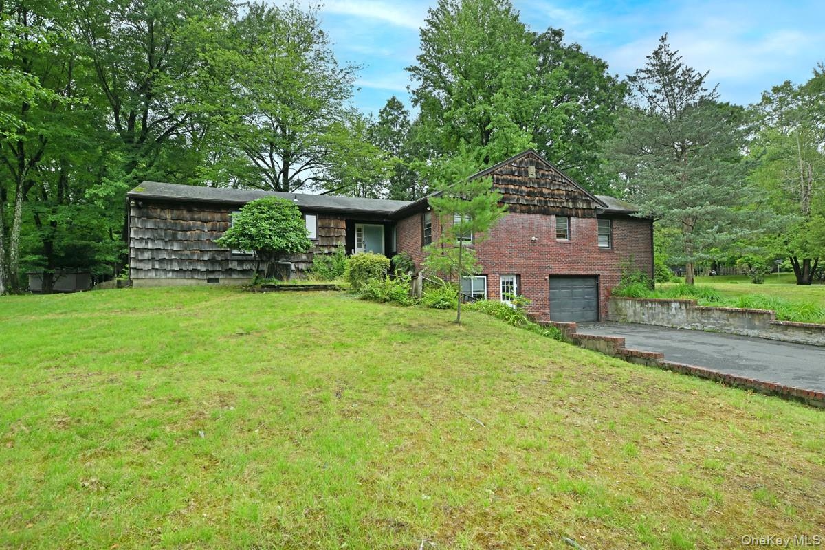 43 Sutin Place Spring Valley, NY 10977 - Photo 3 of 17
