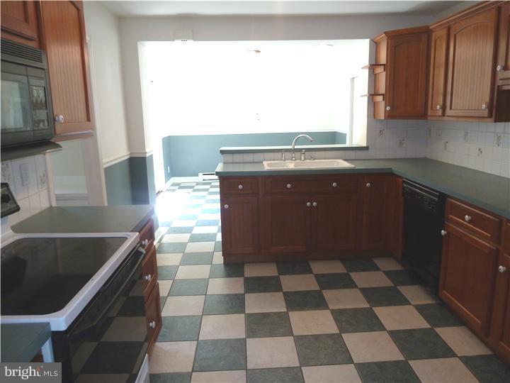 1000 Richmond Road Broomall, PA 19008 - Photo 14 of 25 Kitchen