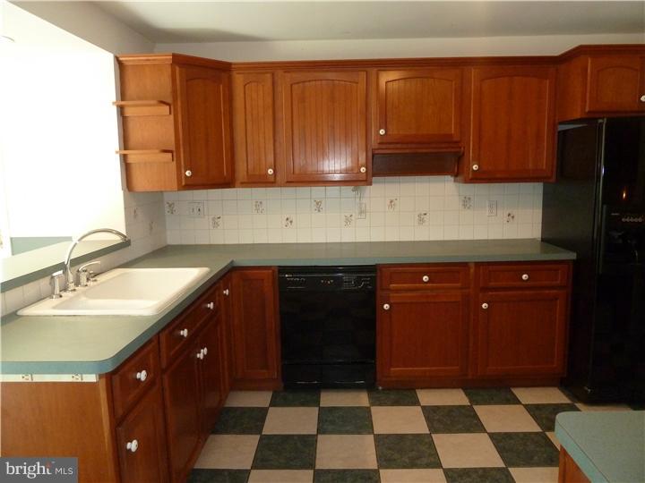 1000 Richmond Road Broomall, PA 19008 - Photo 15 of 25 Kitchen
