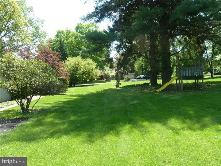 1000 Richmond Road Broomall, PA 19008 - Photo 5 of 25 Exterior Back