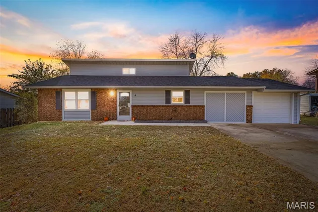 $235,000 | 4 Mileva Court, Farmington, MO 63640