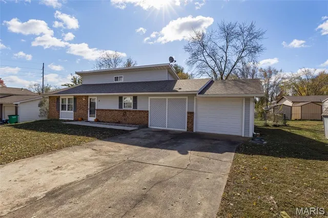 $235,000 | 4 Mileva Court, Farmington, MO 63640