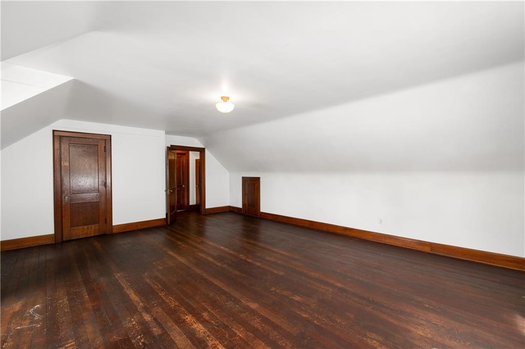125 Merritt Drive Butler, PA 16001 - Photo 20 of 38 a view of an empty room with wooden floor & closet