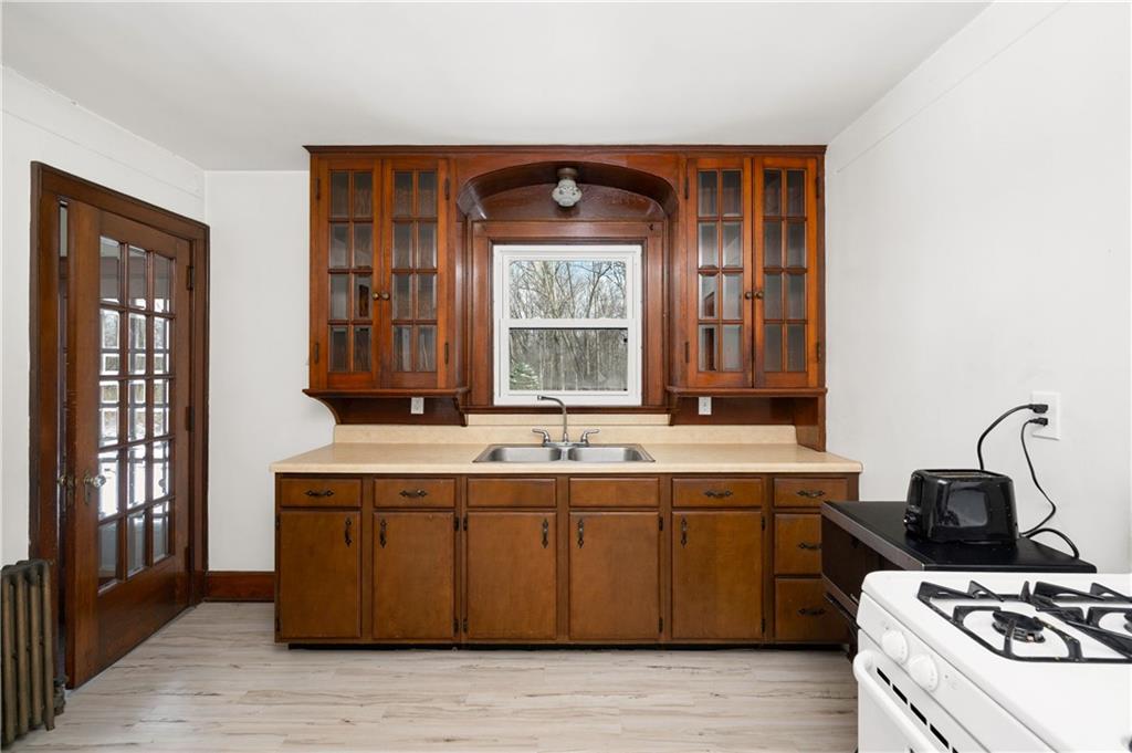 125 Merritt Drive Butler, PA 16001 - Photo 8 of 21 Elegant Kitchen Cabinets with Beveled Glass