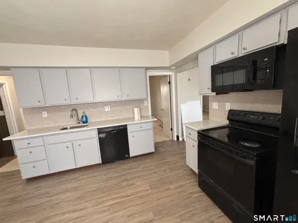 $1,700 | 37 Wakefield Court, Unit 1, New Britain, CT 06053