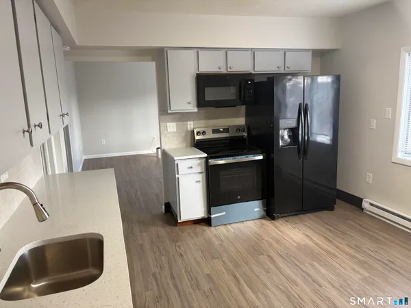 $1,700 | 37 Wakefield Court, Unit 1, New Britain, CT 06053