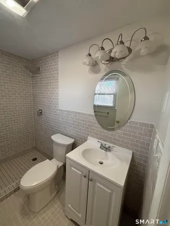 $1,700 | 37 Wakefield Court, Unit 1, New Britain, CT 06053