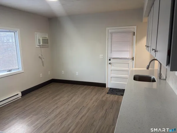 $1,700 | 37 Wakefield Court, Unit 1, New Britain, CT 06053