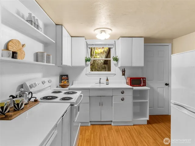 $399,999 | 735 Northeast McWilliams Road, Bremerton, WA 98311