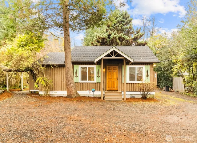 $399,999 | 735 Northeast McWilliams Road, Bremerton, WA 98311