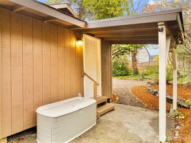 $399,999 | 735 Northeast McWilliams Road, Bremerton, WA 98311