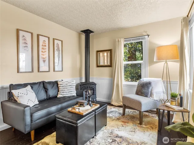 $399,999 | 735 Northeast McWilliams Road, Bremerton, WA 98311