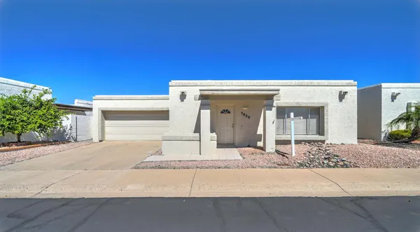 $1,850 | 1032 East Michelle Drive, Phoenix, AZ 85022
