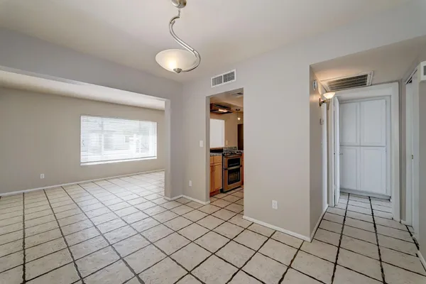 $1,699 | 1032 East Michelle Drive, Phoenix, AZ 85022