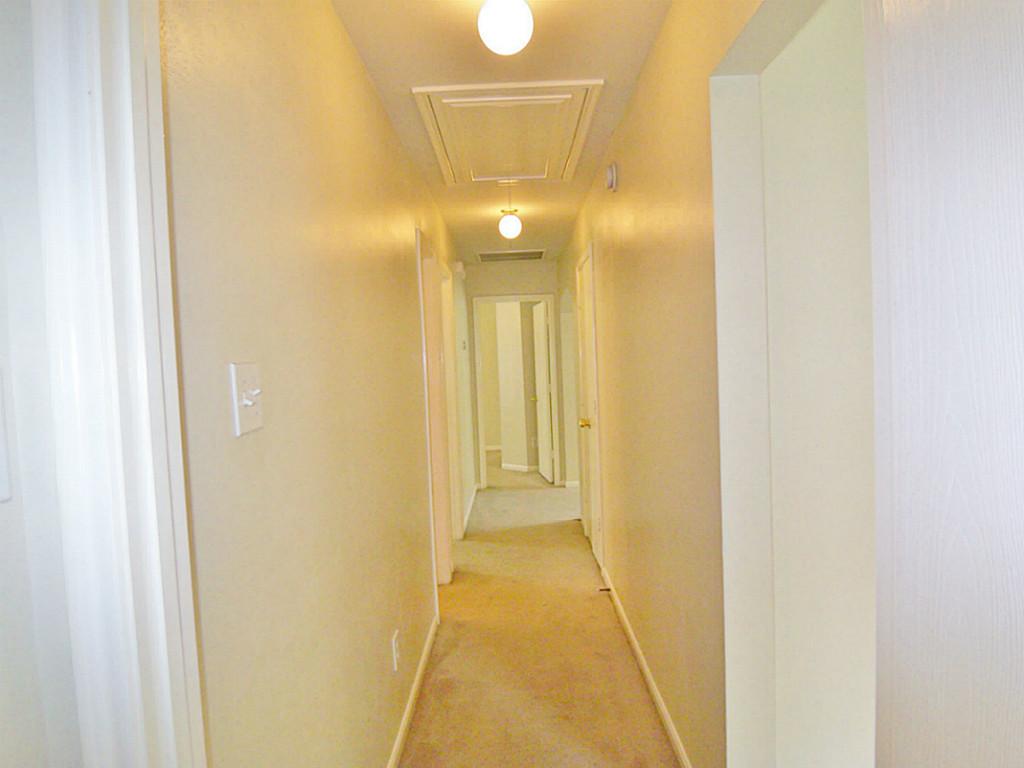 7335 Kransburg Ranch Drive Cypress, TX 77433 - Photo 11 of 21 Hallway.
