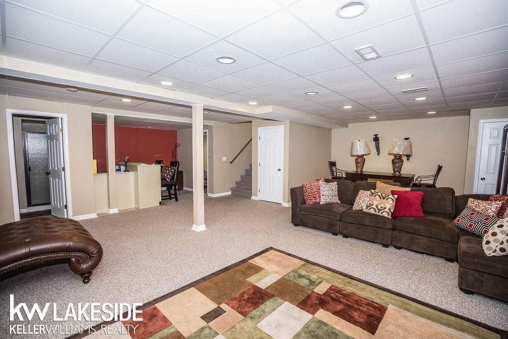 30870 Bradmore Road Warren, MI 48092 - Photo 37 of 41 31390953-36.JPG