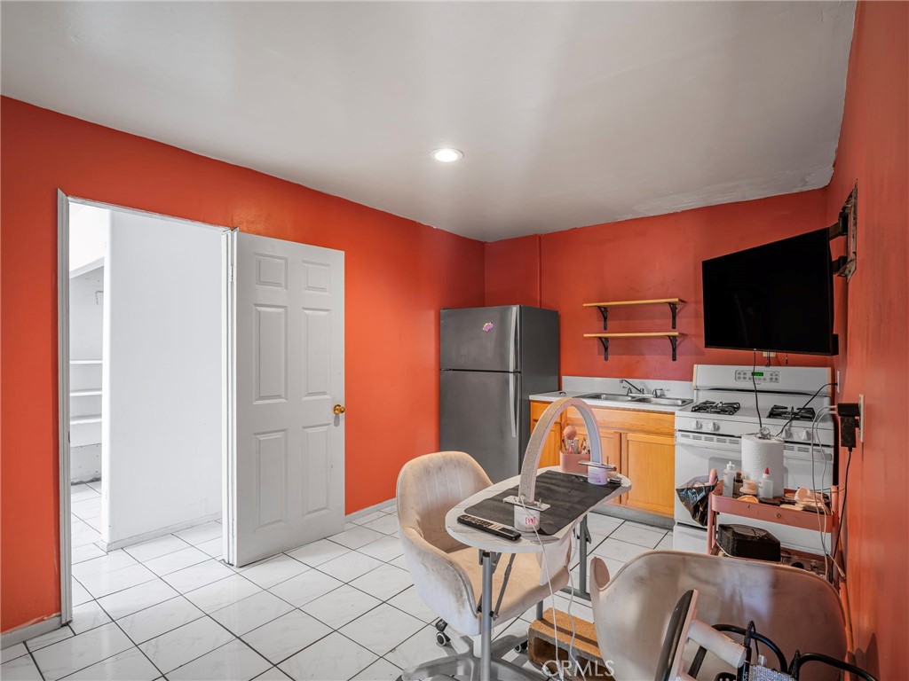 6958 37th Street Riverside, CA 92509 - Photo 11 of 29