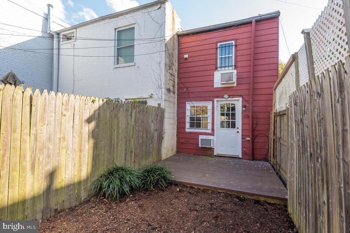 1202 D Street Southeast Washington, DC 20003 - Photo 17 of 20 Gallery Image 17