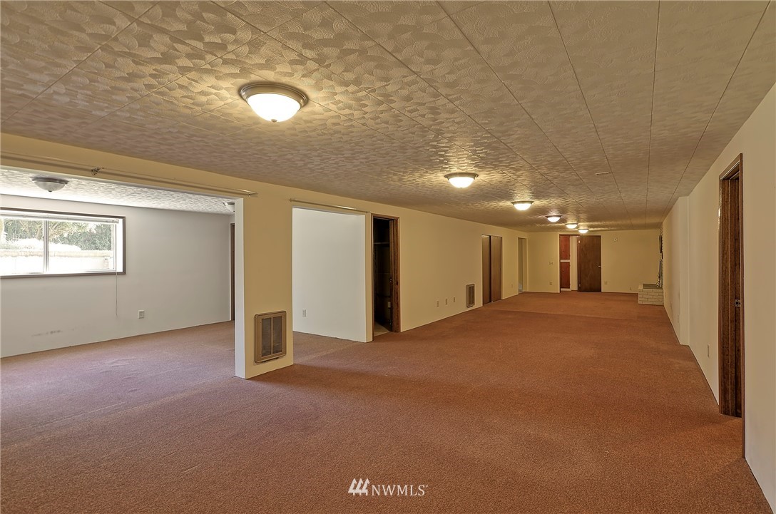 18611 North Road Bothell, WA 98012 - Photo 23 of 38 a view of empty room