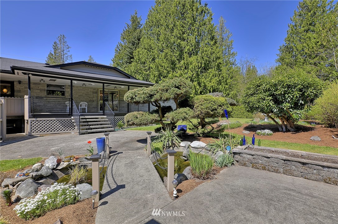 18611 North Road Bothell, WA 98012 - Photo 29 of 38 an outdoor space with seating