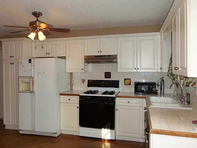 $2,300 | 2603 Lone Oak Trail, Kennesaw, GA 30144