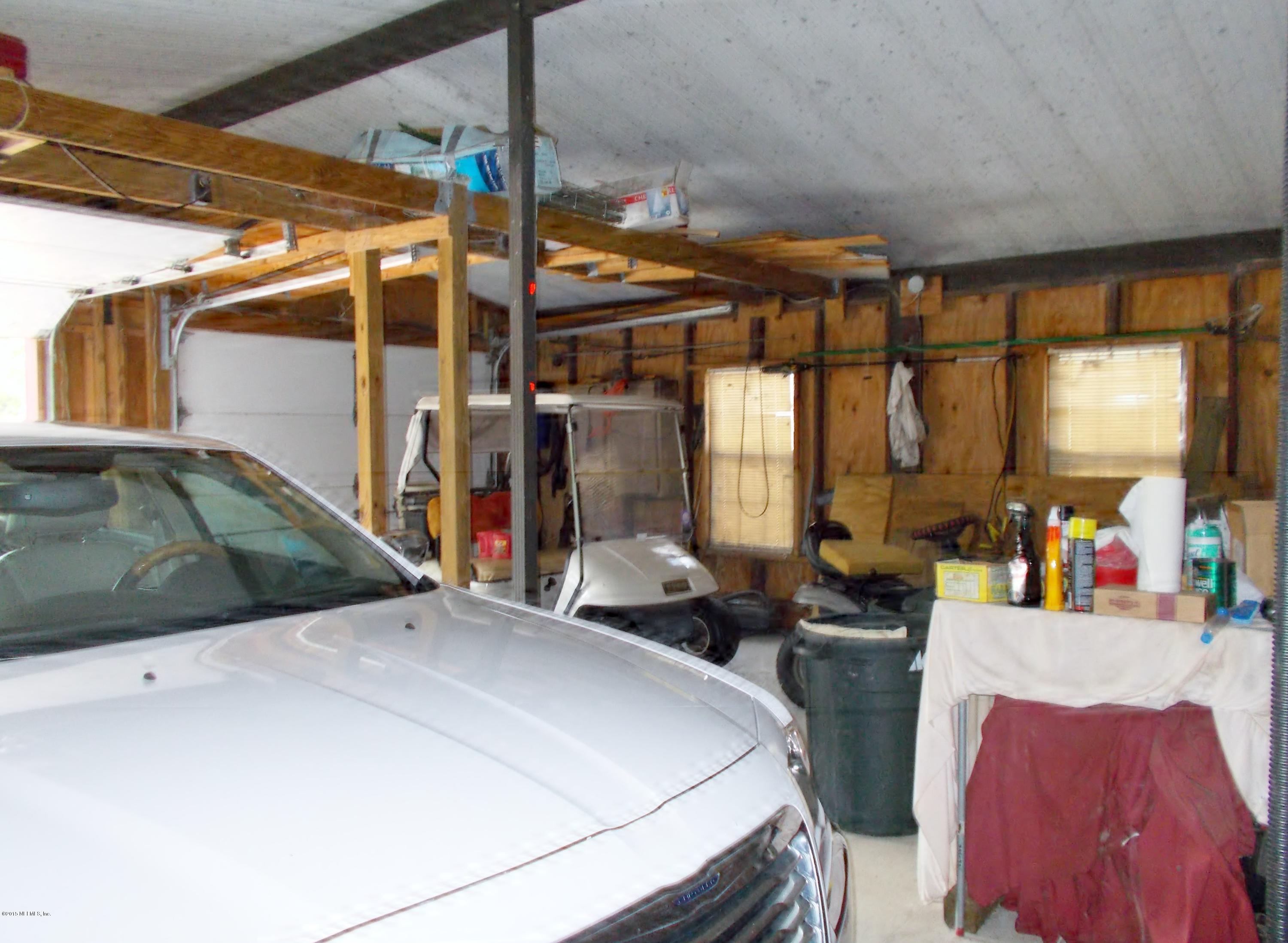 113 Palmetto Road Georgetown, FL 32139 - Photo 13 of 45 Large garage