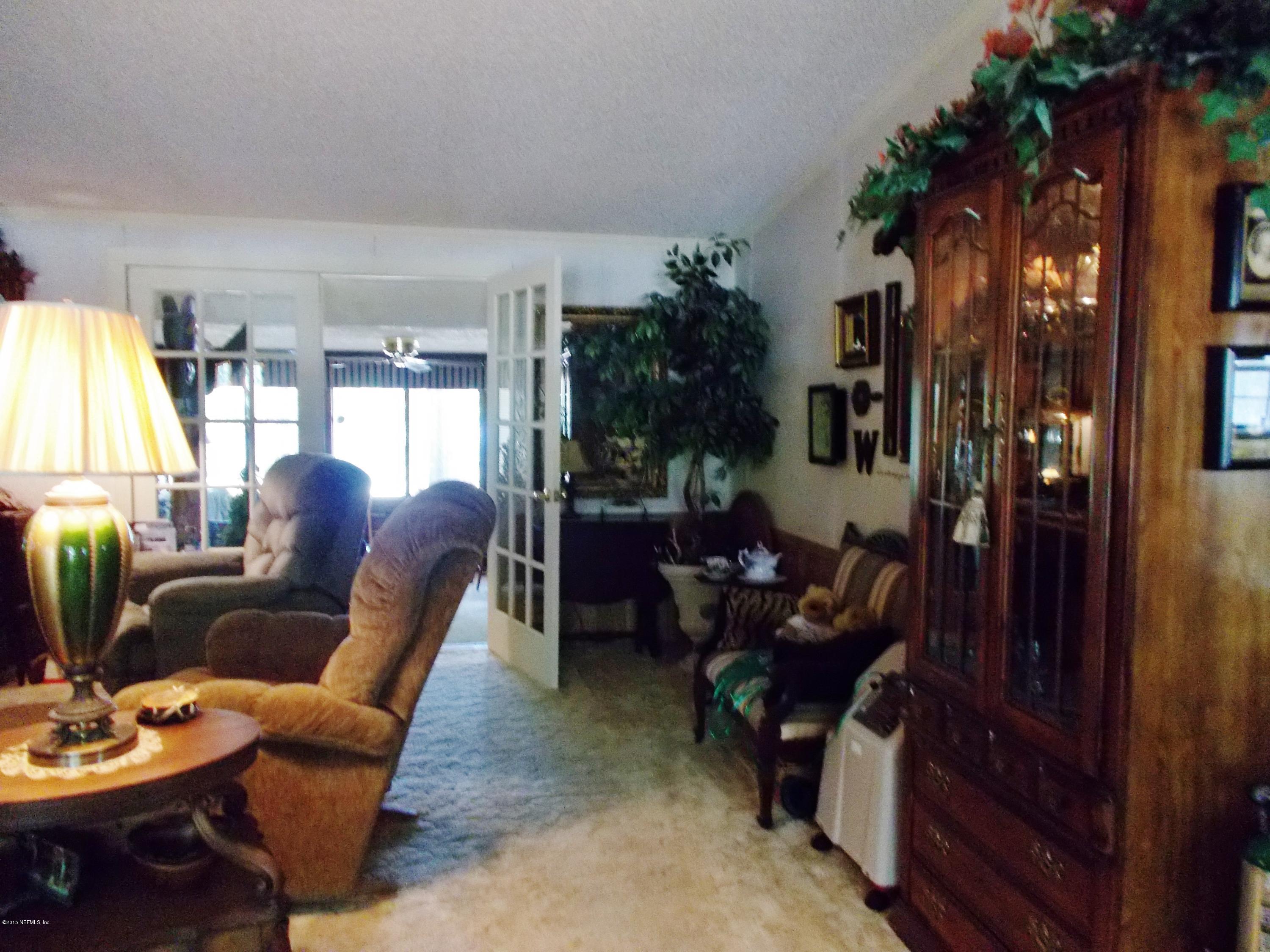 113 Palmetto Road Georgetown, FL 32139 - Photo 29 of 45 Living room
