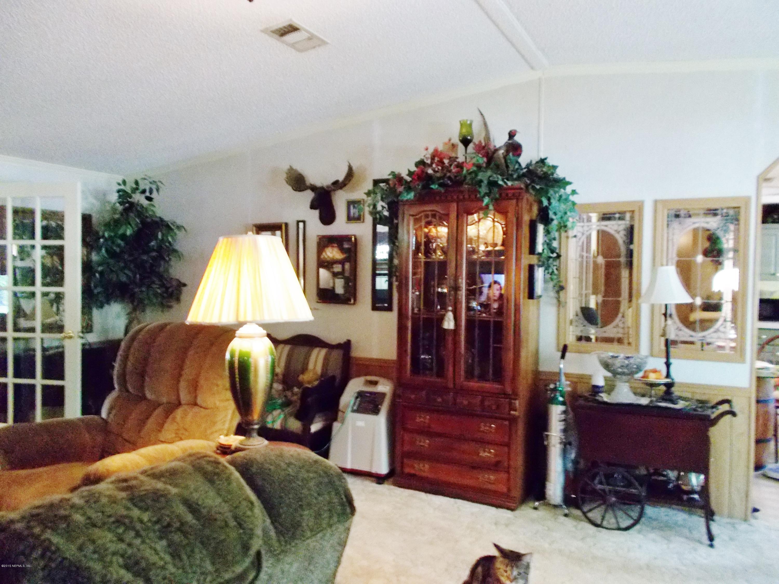 113 Palmetto Road Georgetown, FL 32139 - Photo 30 of 45 Living room view 3